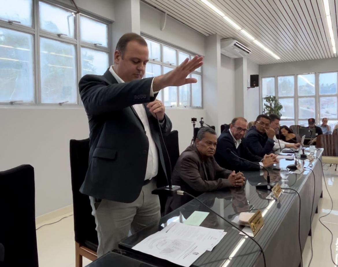 Sessão tem posse do vereador Hugo Beltrão e encaminhamento de pautas do Legislativo e Executivo