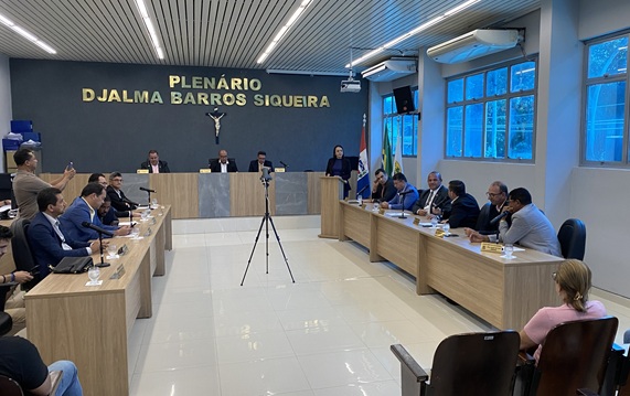 Câmara realiza sessão com foco em saúde, infraestrutura e reconhecimento à comunidade