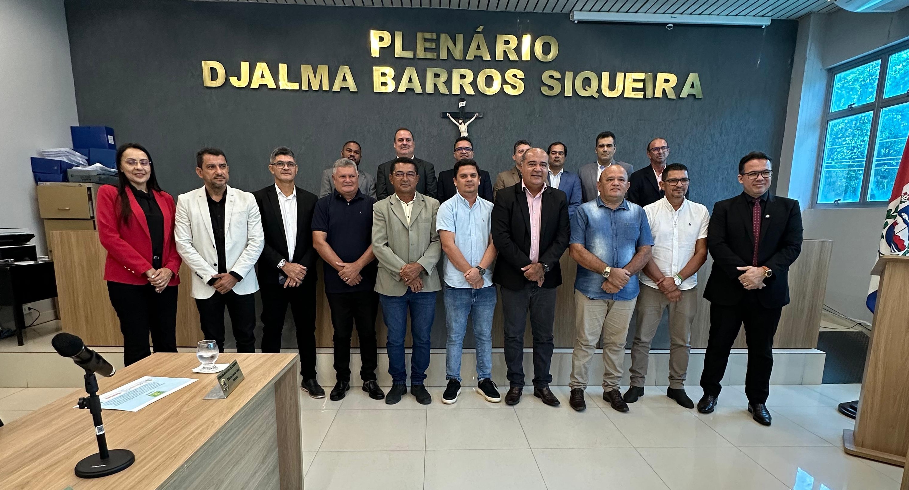 Vereadores de Dois Riachos acompanham sessão da Câmara de Coruripe em gesto de integração institucional
