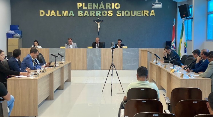 Câmara aprova piso salarial para dentistas e cobra valorização dos motoristas de ambulância